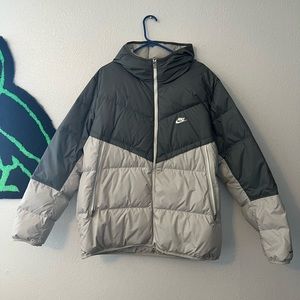 Nike Men’s Grey Puffer Jacket XL